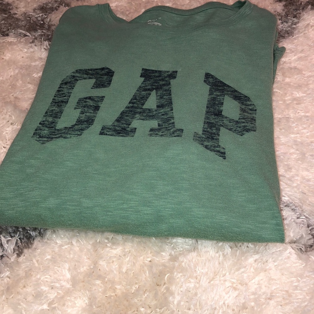 Gap long sleeve tee